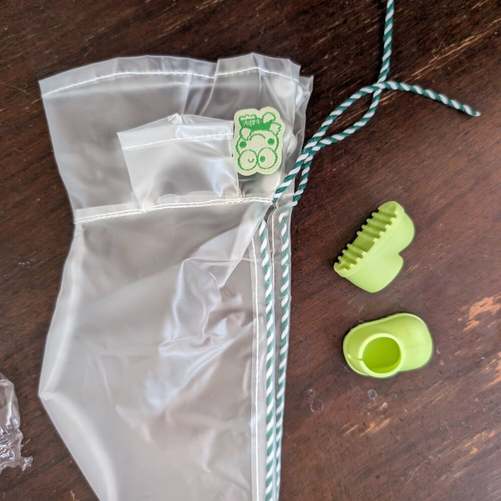 Mini Keroppi Raincoat & Rain Boots - Labubu Doll Clothes | Tiny Fashion - Picture 5 of 14